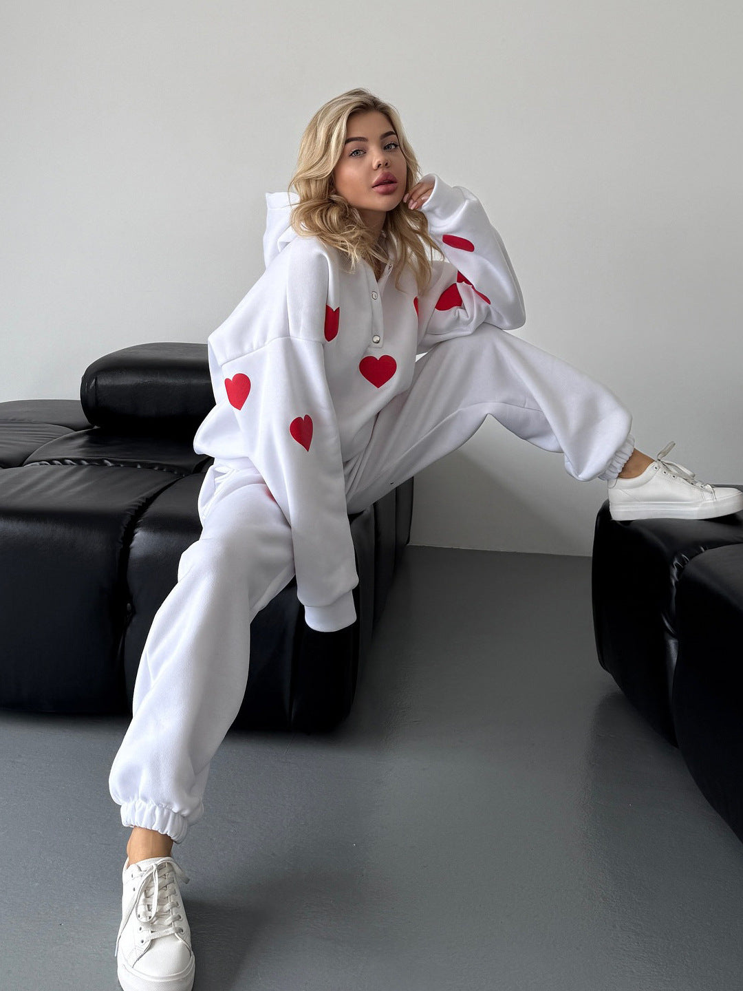 Heart-Shaped Hooded Street Trend Sweatshirt